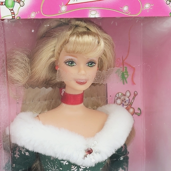 Vintage 1997 Barbie Festive Season Christmas Special Edition Doll - Picture 4 of 8